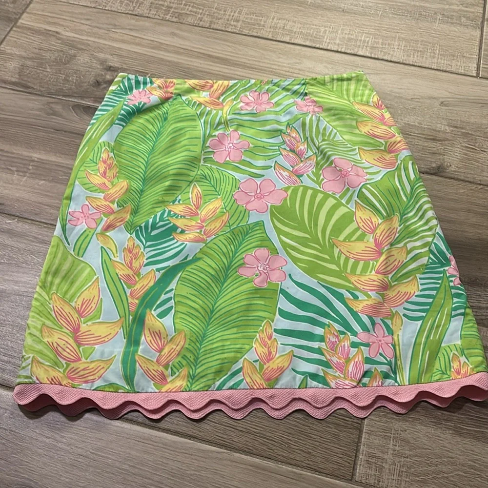 Lilly Pulitzer Botanical Garden skirt size 2. Excellent condition